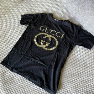 Small black tee shirt